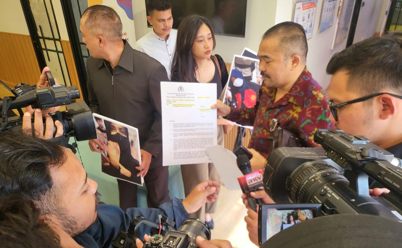 Seorang Ibu Diduga Diperlakukan Tak Manusiawi Oknum Aparat, Kamaruddin Simanjuntak Ngadu Komnas HAM
