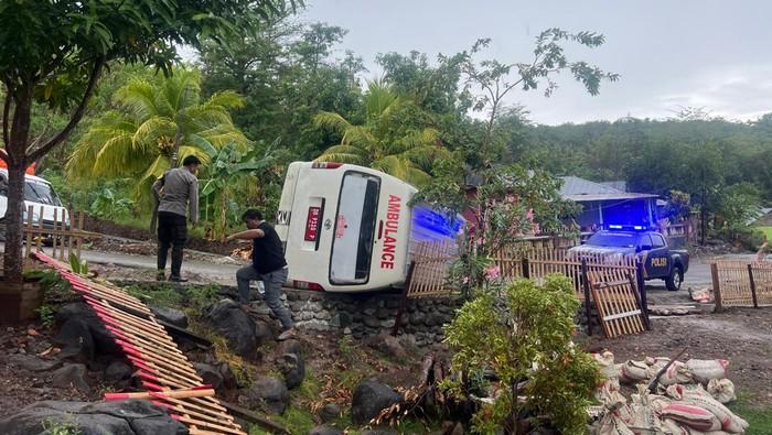 Ambulans Alami Rem Blong di Sulut, Sopir dan 5 Penumpang Selamat