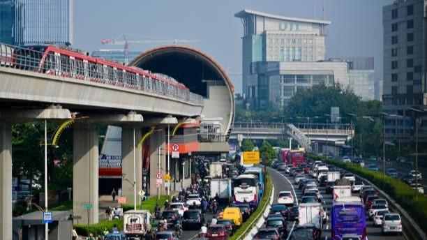 Asyik! Rayakan HUT ke-79 TNI, Naik TiJe, MRT, dan LRT Tarifnya Cuma Rp1