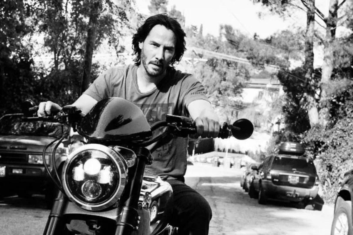 Aktor Keanu Reeves akan Ikut Balapan Menggunakan Mobil Sport Toyota GR86 di Indianapolis Motor Speedway