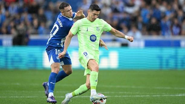 Robert Lewandowski Cetak Hatrick, Barcelona Hancurkan Alaves 3-0
