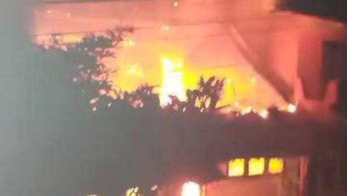 Kebakaran 3 Rumah di Bogor, 12 Jiwa Terdampak dan Tim Pemadam Tanggap Selamatkan Warga