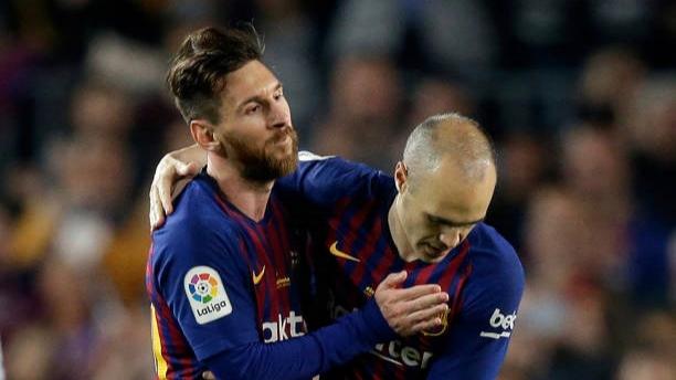 Messi Berikan Penghormatan ke Andres Iniesta