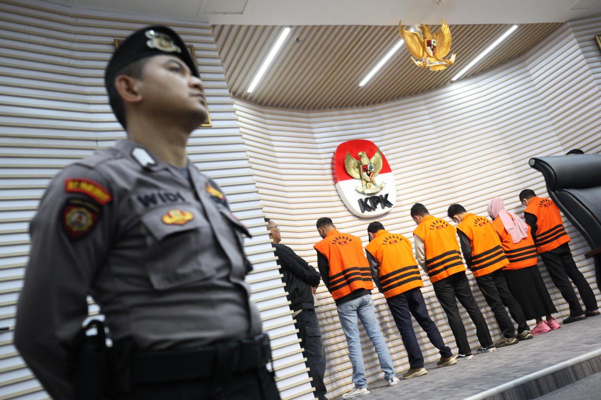 KPK Tahan Tersangka Korupsi APBD Kalsel
