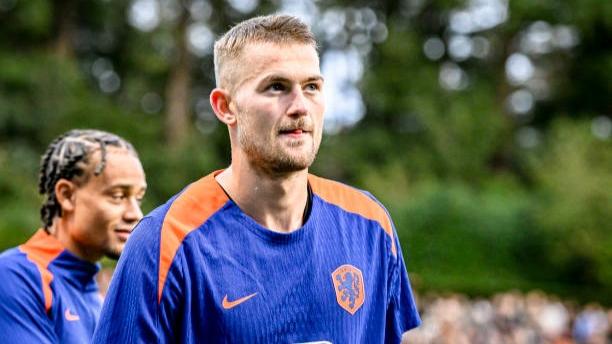 Mantan Penyerang Chelsea: De Ligt Terlalu Banyak Habiskan waktu di GYM