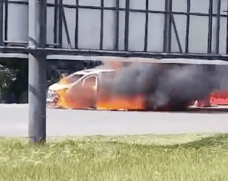 Mobil Alphard Terbakar di PIK, Kerugian Capai Rp 500 Juta