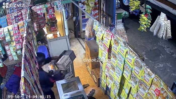 Polisi Selidiki Kasus Pencurian HP di Warung Depok, Pelaku Terekam CCTV