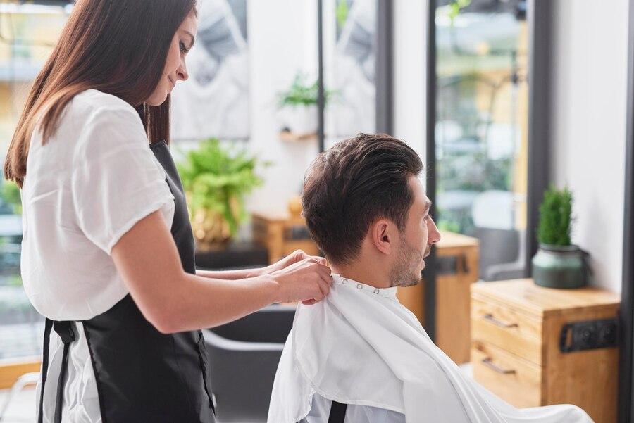 27 Arti Mimpi Memotong Rambut Suami yang Perlu Kita Ketahui