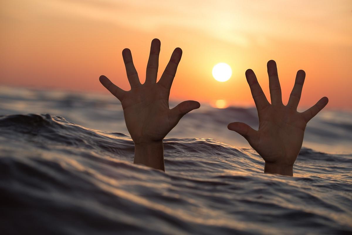 Tim SAR Lakukan Pencarian 2 Bocah Tenggelam saat Mandi di Sungai Nambo Serang
