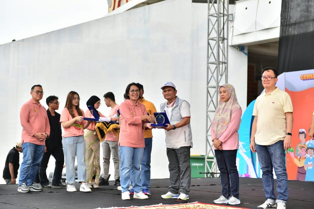 Peduli Kesehatan Jiwa, Kemenpora Raih Penghargaan di Puncak HKJS 2024