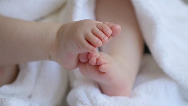 Goodie Bag Berisikan Mayat Bayi Perempuan Ditemukan di Pinggir Kali Tebet