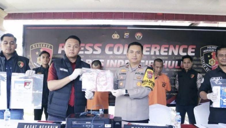 Polisi Tangkap 4 Pengedar Uang Palsu di Riau, 3O Lembar Rp100 Ribu Disita