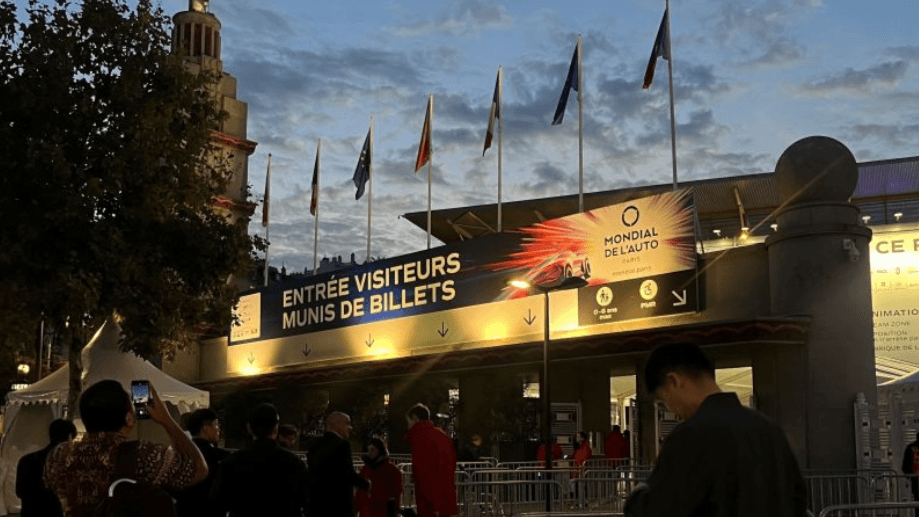 Atmosfer Pembukaan Paris Motor Show 2024