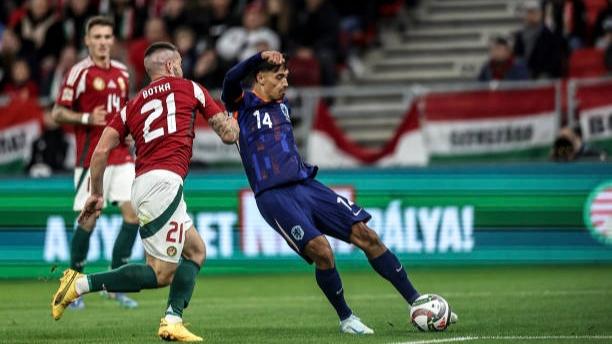 Tijjani Reijnders Tolak Barcelona dan Bersinar di AC Milan