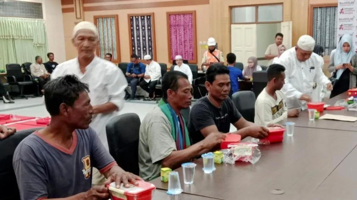 Dinsos Kalsel Salurkan Bantuan Kepada ABK Korban Kapal Tenggelam di Karimunjawa