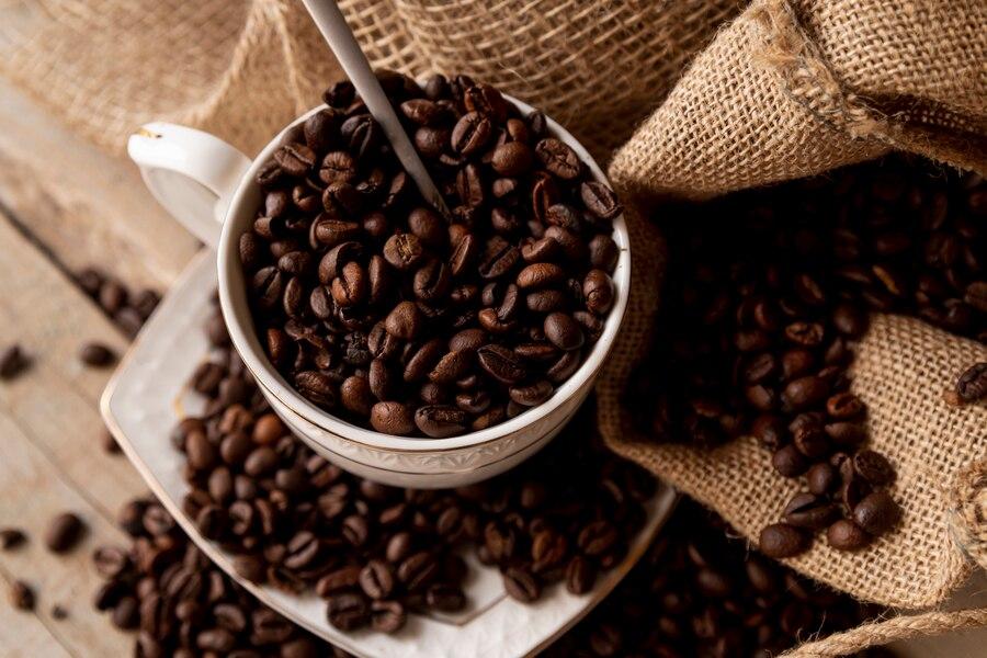 Arabika vs Robusta: Kenali Perbedaan Rasa dan Kandungannya