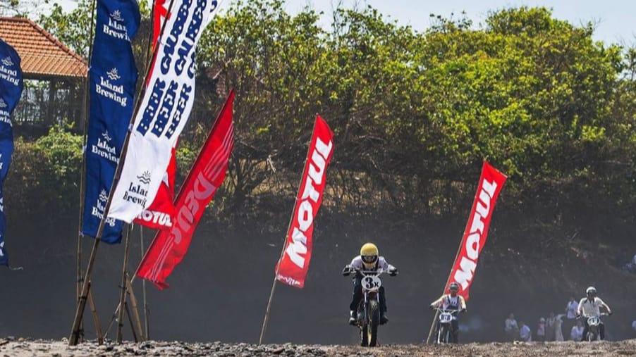 Slidetoberfest 2024: Motul Gandeng Deus Ex Machina untuk Dukungan Pola Hidup Anak Muda
