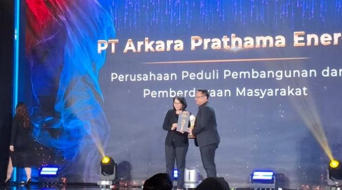 Berdayakan Masyarakat, Arkara Prathama Energi Sabet Penghargaan ‘Detikcom Awards 2024’
