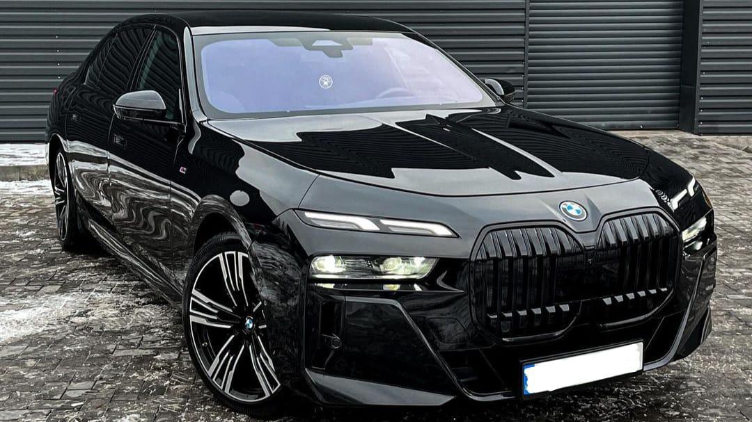 BMW Siapkan 45 EV untuk Pelantikan Prabowo-Gibran, Pakai Seri i7 dan i5