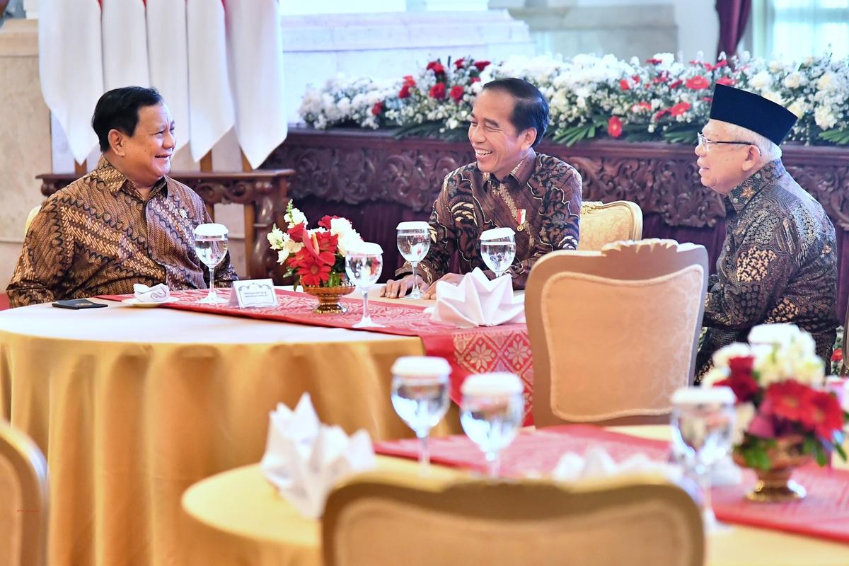Gelar Santap Siang di Istana, Presiden Jokowi Pamit dengan Menteri Kabinet Indonesi Maju