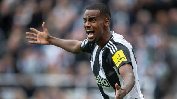 Barcelona Pertimbangkan Alexander Isak Sebagai Suksesor Robert Lewandowski