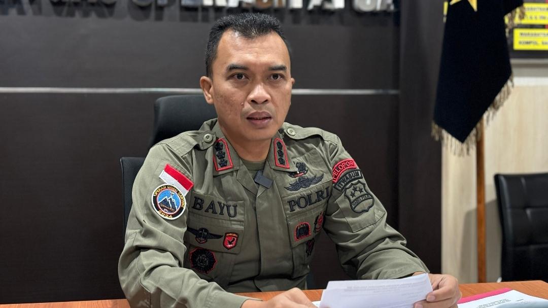 Satgas Damai Cartenz Tangkap Anggota KBB Enes Dapla, Rampasan Uang Dana Desa Diamankan