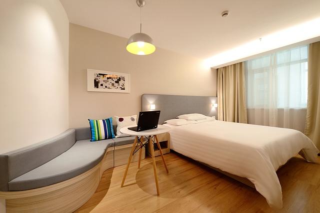 Staf Hotel : Baru Datang, Jangan Langsung Nyalakan Lampu Kamar. Ini Alasannya!