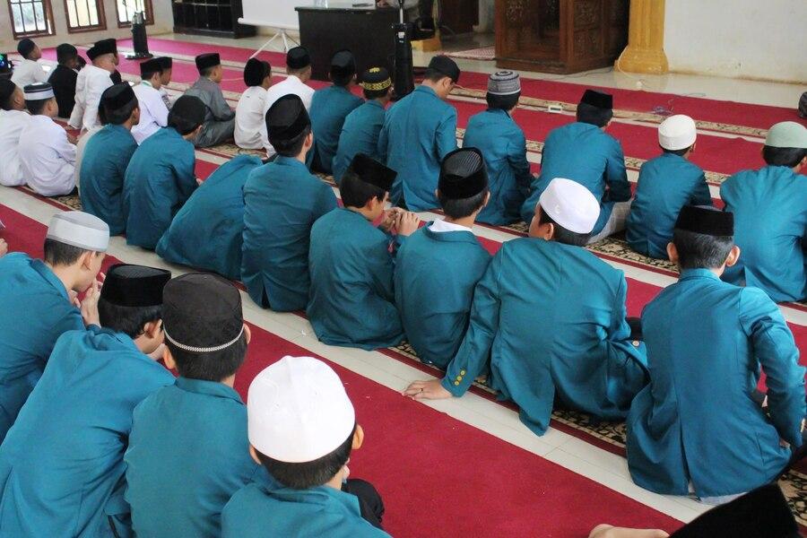 22 Oktober Hari Santri Nasional: Merayakan Peran Santri dalam Sejarah dan Kebangkitan Islam di Indonesia