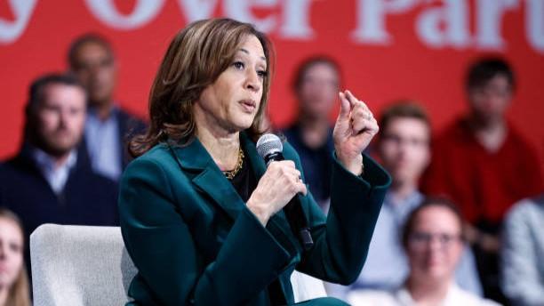 Kamala Harris Klaim AS Siap Punya Presiden Wanita Pertama