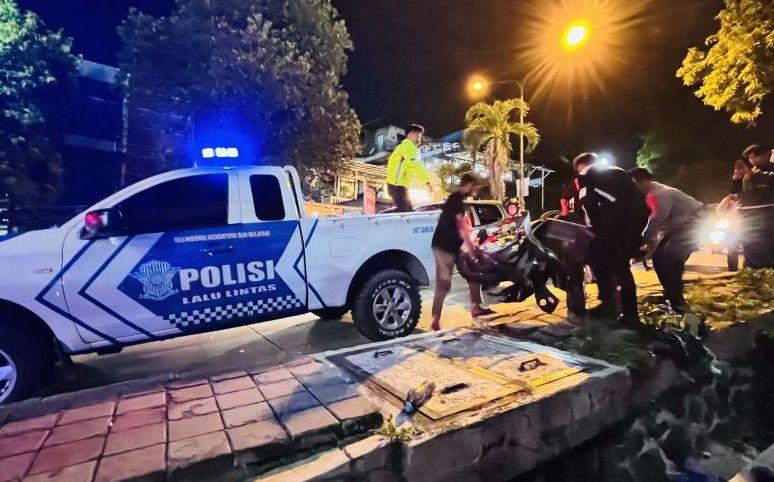 Diduga Rem Blong, Truk Boks Tabrak Pemotor di Bogor hingga Tewas