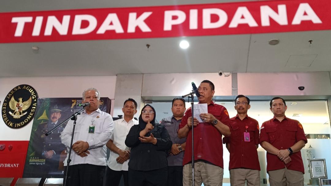 Kejagung Tahan Tiga Hakim Tersangka Suap