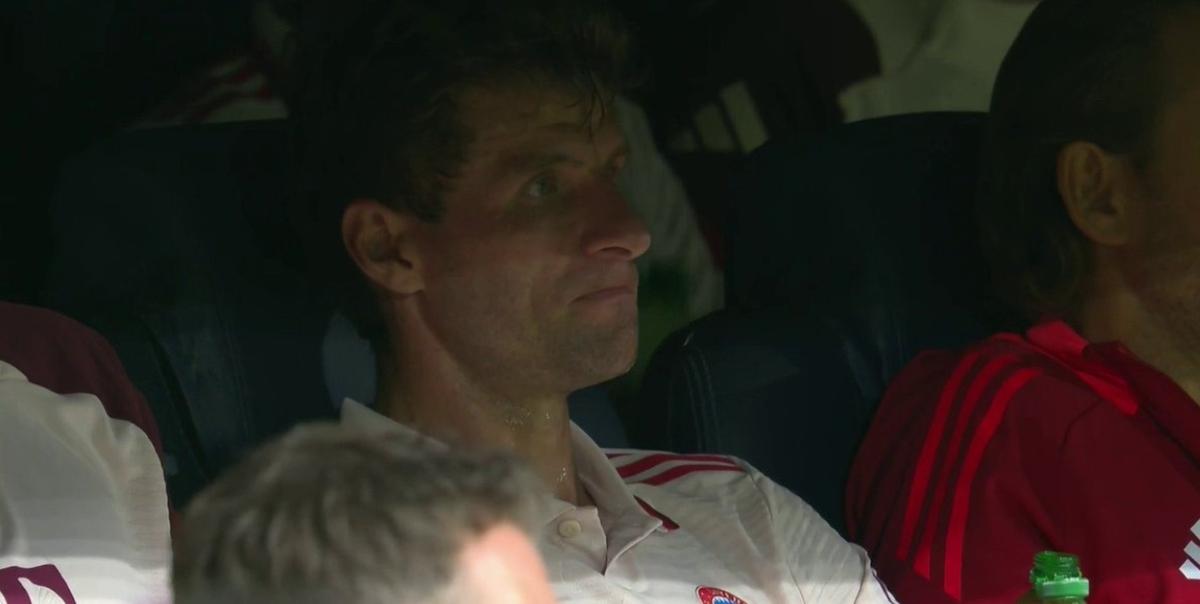 Barcelona Hancurkan Bayern Munich, Wajah Tegang Thomas Mueller Viral!