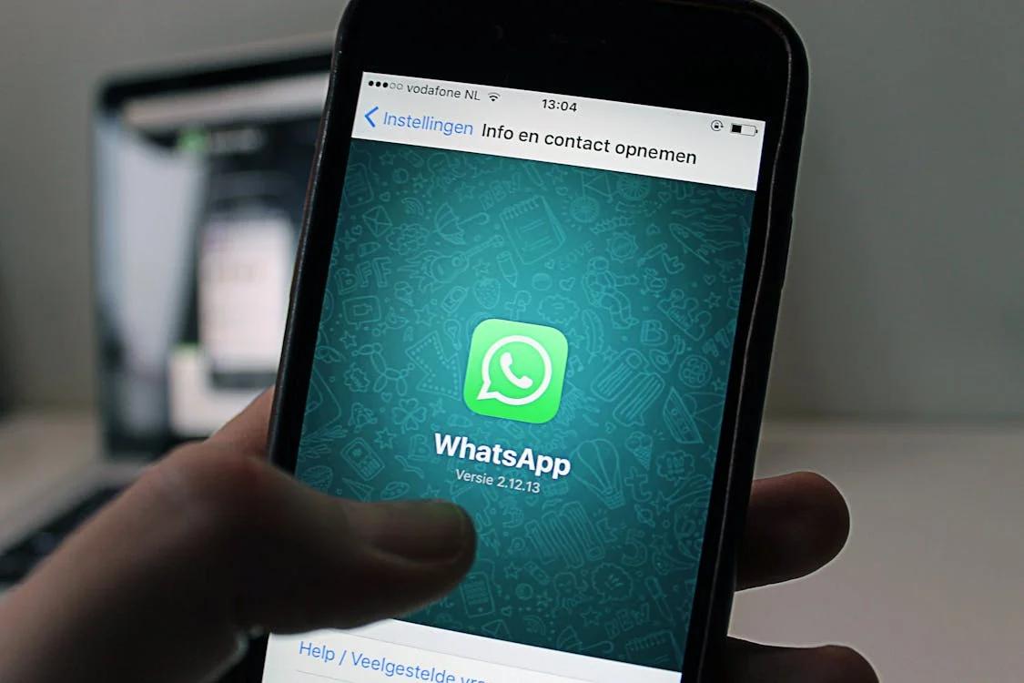 Kenapa Chat WhatsApp Tiba-Tiba Hilang Sendiri? Simak Penjelasannya di Sini!