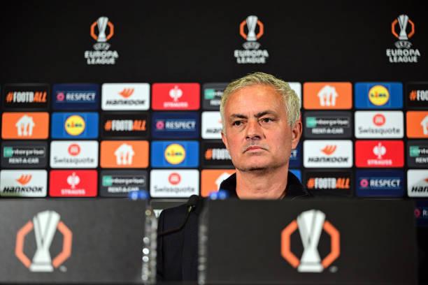 Jose Mourinho: Fenerbahce Bermain Lebih Baik dari Manchester United!