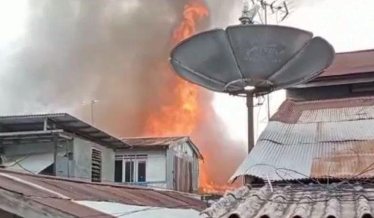 Kebakaran 16 Bangunan di Samarinda Diduga gegara Korsleting Listrik