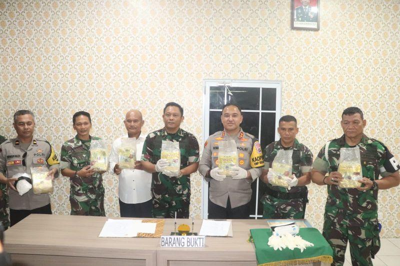 Mau Cari Ketam, Lansia di Karimun Temukan Tas Isi 9 Kg Sabu