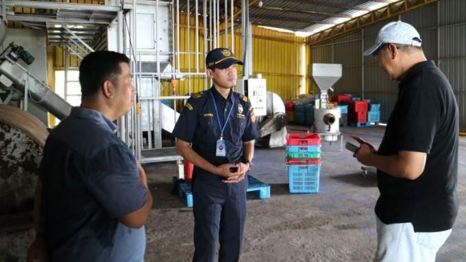 Bea Cukai Tinjau Langsung Proses Bisnis Perusahaan melalui Lawatan Dinas