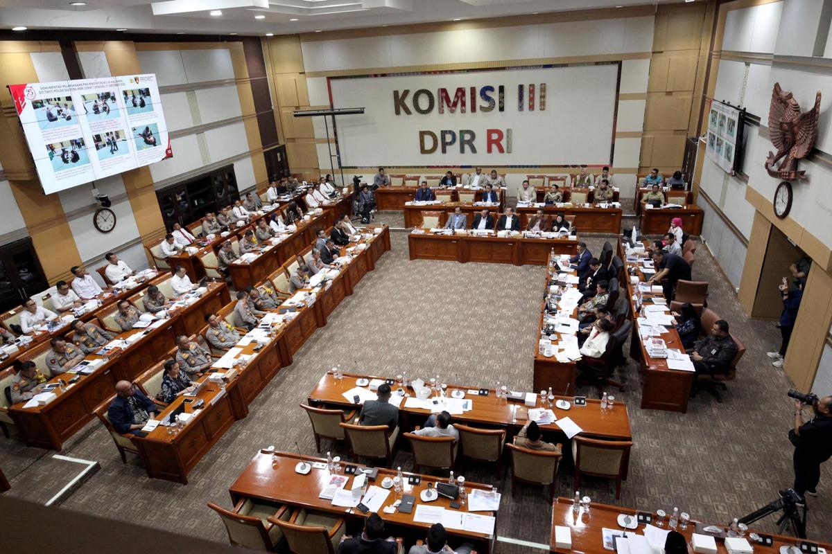 Raker Komisi III DPR