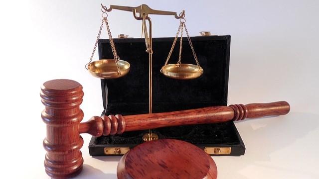 Menyoroti Proses Pelimpahan Perkara dan Aturan Kewenangan Relatif Pengadilan dalam Kasus PT SKB