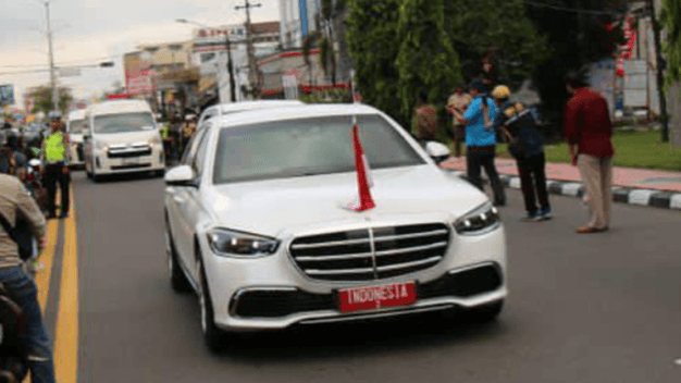 Mercedes-Benz S Guard Mobil Dinas Presiden Prabowo, Kini Berwarna Putih