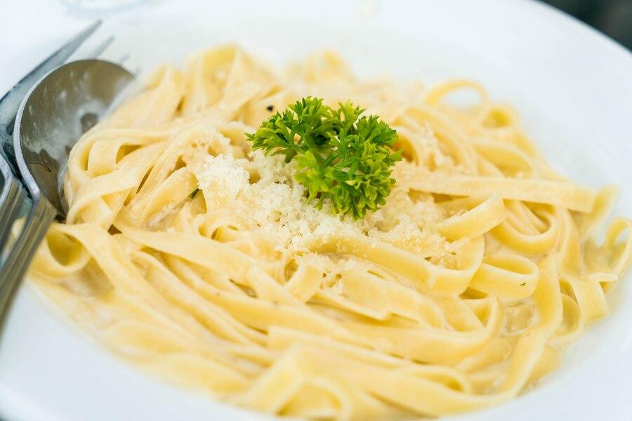 Cara Memasak Pasta Carbonara Cheese yang Creamy dan Lezat