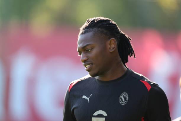 Barcelona Pertimbangkan Untuk Datangkan Rafael Leao dari AC Milan
