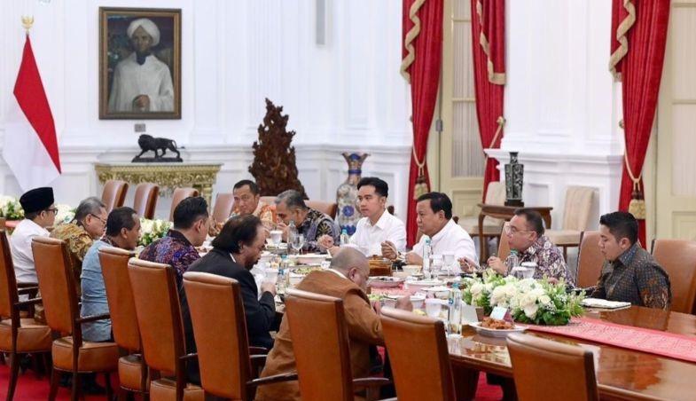 Wapres Gibran Hadiri Diskusi Bersama Presiden Prabowo dan Pimpinan Parpol di Istana Merdeka