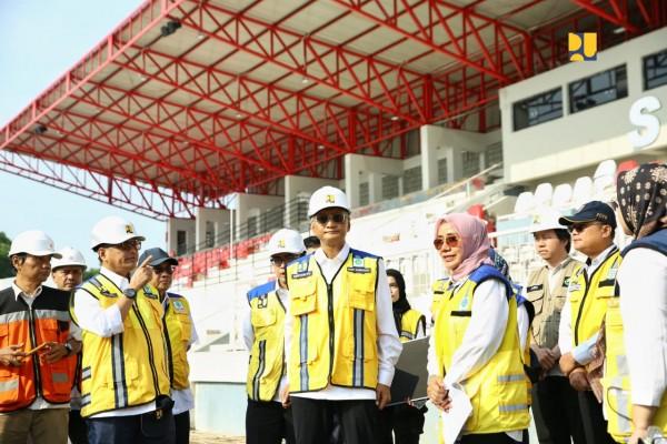 Menteri PU Tinjau Renovasi Stadion Bumi Sriwijaya di Kota Palembang
