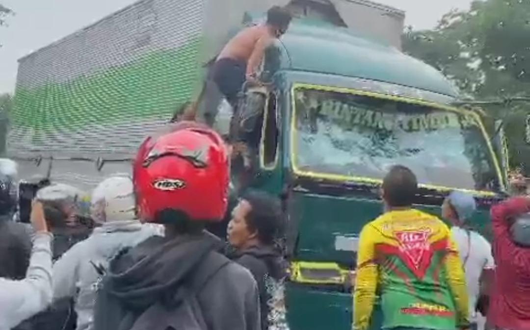 Total 16 Kendaraan Rusak Gegara Ditabrak Truk di Tangerang