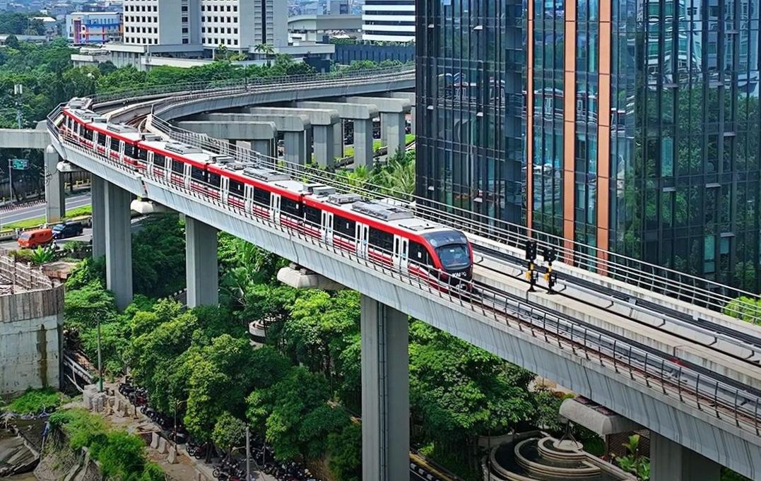 LRT Jabodetabek Catat Pengguna Terbanyak Sepanjang Oktober 2024