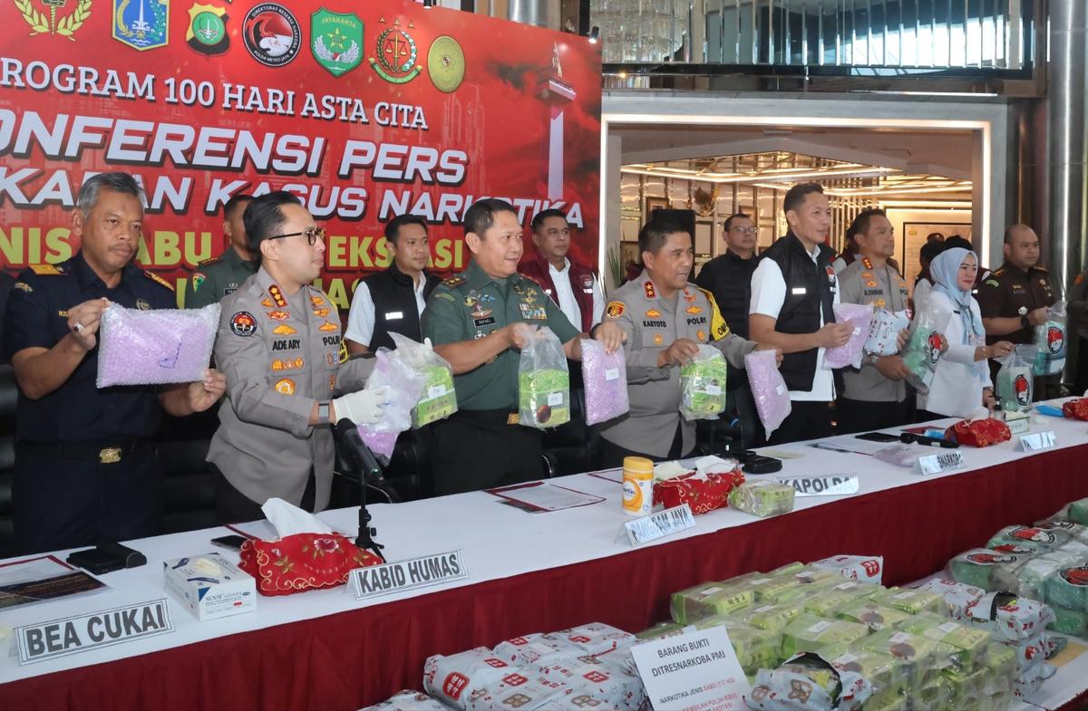 Cikgu Pasok Sabu Ratusan Kilo dari Malaysia ke RI, Digagalkan Polda Metro