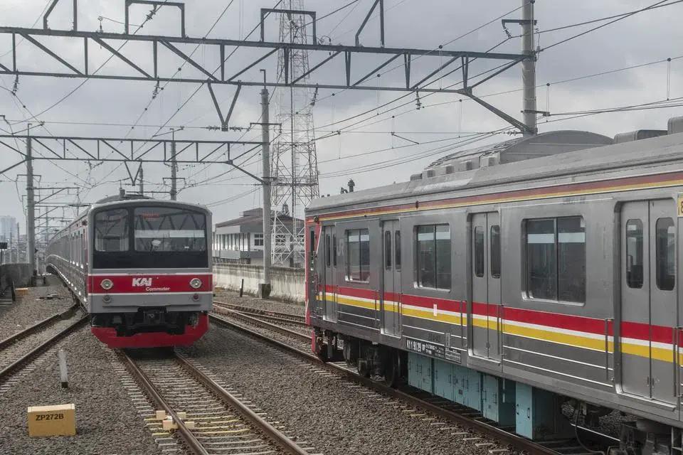 Pemuda Lecehkan Penumpang dalam KRL Berujung Diturunkan di Stasiun Pasar Minggu