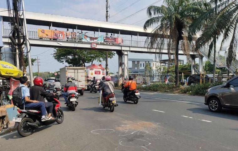 Motor Rem Mendadak, Lansia Tewas Terlindas Truk di Daan Mogot Jakbar