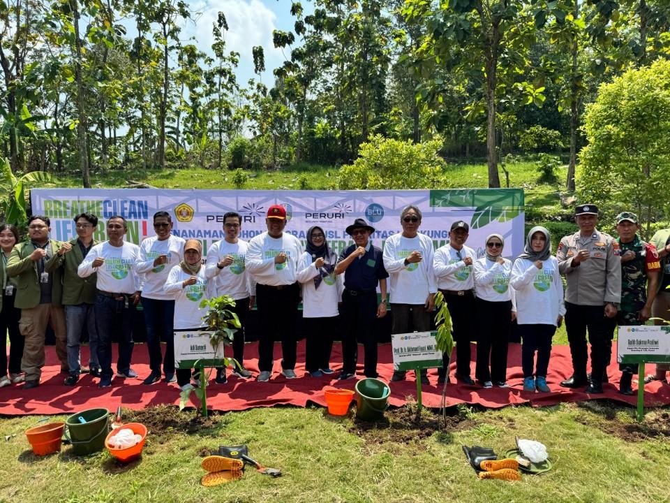 Tanam 1.200 Pohon, Peruri Dukung Pembangunan Berkelanjutan Menuju Indonesia Emas 2045